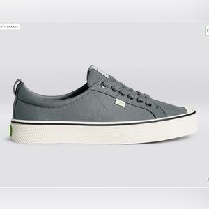 CARIUMA OCA Low Master-piece
Charcoal Grey Cordura and suede sneaker Sz 10.5 men